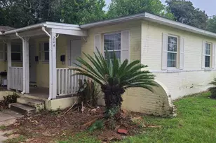 204 Holmes Dr, Pensacola, FL 32507 - Photo 1