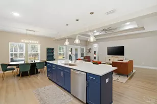 5530 Chenier Dr, Gulf Breeze, FL 32563 - Photo 16