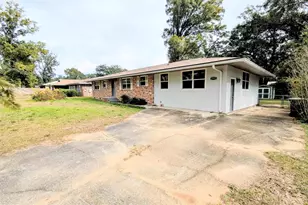 5912 Sarah Dr, Pensacola, FL 32503 - Photo 2
