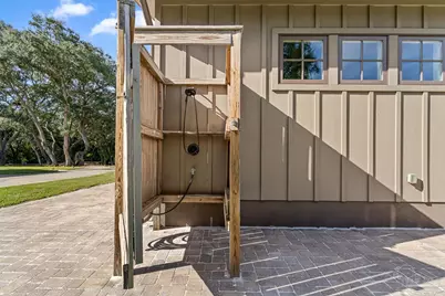 2369 W Bayshore Rd, Gulf Breeze, FL 32563 - Photo 18