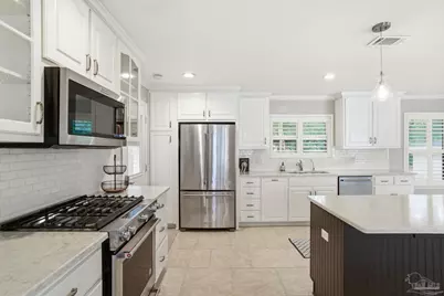 2 Highpoint Dr, Gulf Breeze, FL 32561 - Photo 12