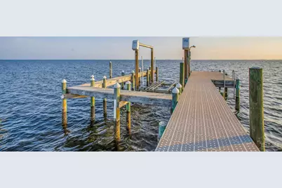 5481 Soundside Dr, Gulf Breeze, FL 32563 - Photo 4