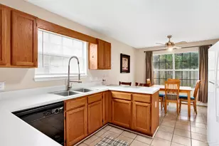 1331 Sterling Point Dr, Gulf Breeze, FL 32563 - Photo 10