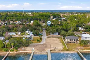 1032 Shady Pine Dr, Gulf Breeze, FL 32563 - Photo 1