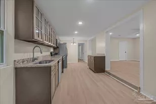 20 Huntington Dr, Pensacola, FL 32506 - Photo 12