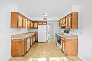 7889 Chesterfield Rd, Pensacola, FL 32506 - Photo 6