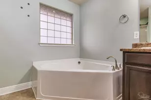 5566 Maggie Rose Cir, Milton, FL 32570 - Photo 16