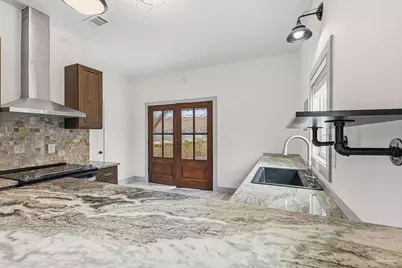 1302 Dr Martin Luther King Jr Dr, Pensacola, FL 32503 - Photo 6