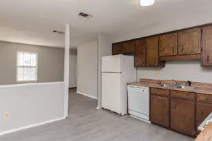 5405 E Shore Dr, Pensacola, FL 32505 - Photo 6