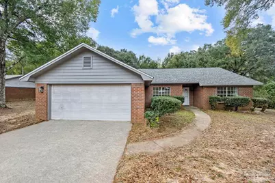 3905 Deerwood Cir, Pace, FL 32571 - Photo 2