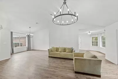 3905 Deerwood Cir, Pace, FL 32571 - Photo 8