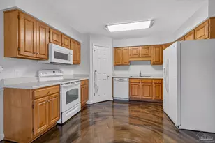 2212 Blue Lake Dr, Pensacola, FL 32506 - Photo 16