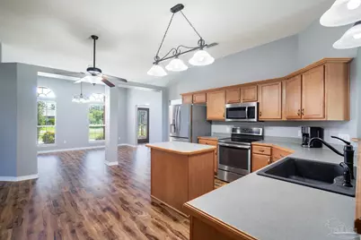 7292 Broadmoor St, Navarre, FL 32566 - Photo 18