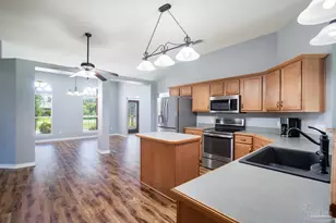 7292 Broadmoor St, Navarre, FL 32566 - Photo 18