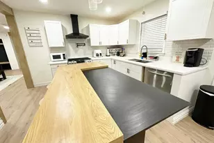 2100 N Spring St, Pensacola, FL 32501 - Photo 2