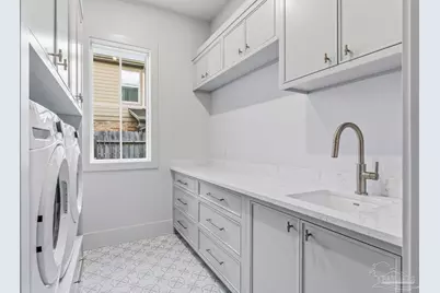 803 Bayshore Dr, Pensacola, FL 32507 - Photo 48