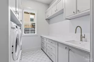 803 Bayshore Dr, Pensacola, FL 32507 - Photo 48