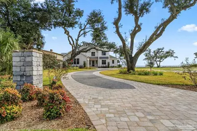 803 Bayshore Dr, Pensacola, FL 32507 - Photo 8