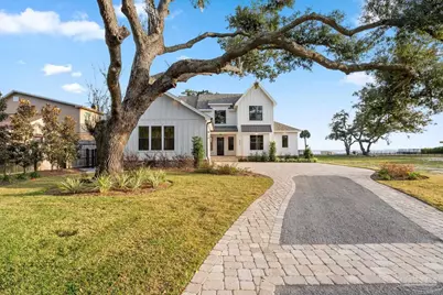 803 Bayshore Dr, Pensacola, FL 32507 - Photo 2