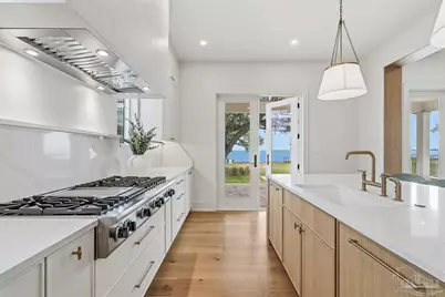 803 Bayshore Dr, Pensacola, FL 32507 - Photo 26