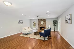 994 Great Oaks Dr, Gulf Breeze, FL 32563 - Photo 8