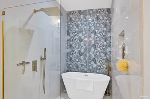 2718 Summertree Ln, Gulf Breeze, FL 32563 - Photo 18