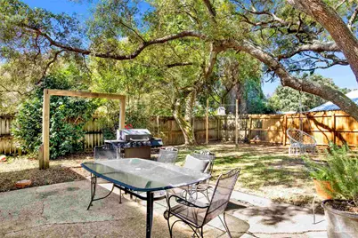 2718 Summertree Ln, Gulf Breeze, FL 32563 - Photo 20