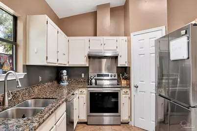 2718 Summertree Ln, Gulf Breeze, FL 32563 - Photo 6