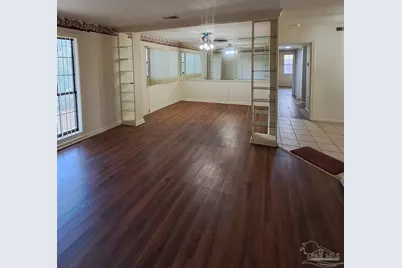 4929 Springhill Dr, Pensacola, FL 32503 - Photo 4