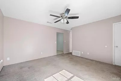 3936 Elmcrest Dr, Pensacola, FL 32504 - Photo 10