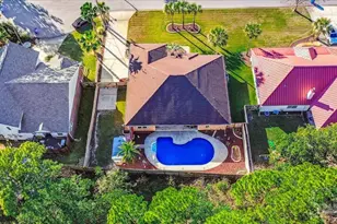 1000 Coronado Ct, Gulf Breeze, FL 32563 - Photo 2