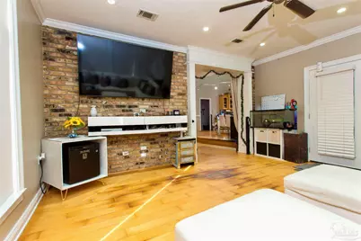 2143 Yardley Cir, Pensacola, FL 32526 - Photo 10