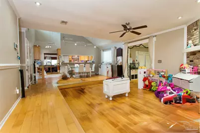 2143 Yardley Cir, Pensacola, FL 32526 - Photo 12