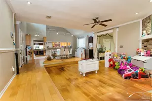 2143 Yardley Cir, Pensacola, FL 32526 - Photo 12