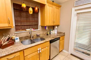 2143 Yardley Cir, Pensacola, FL 32526 - Photo 8