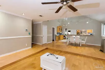 2143 Yardley Cir, Pensacola, FL 32526 - Photo 4