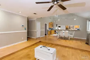 2143 Yardley Cir, Pensacola, FL 32526 - Photo 4