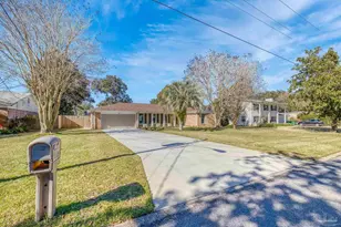 309 Dolphin St, Gulf Breeze, FL 32561 - Photo 36