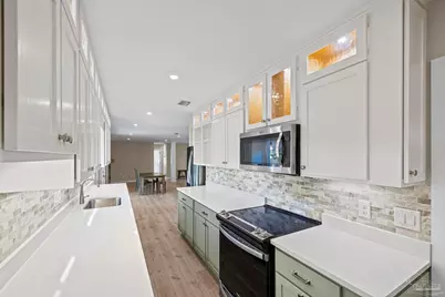 309 Dolphin St, Gulf Breeze, FL 32561 - Photo 10