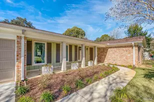 309 Dolphin St, Gulf Breeze, FL 32561 - Photo 2