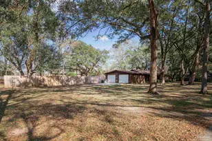 1616 Smithfield Ln, Cantonment, FL 32533 - Photo 4