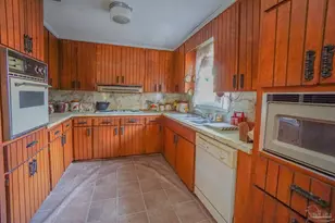 6971 Jefferson Ave, Century, FL 32535 - Photo 10