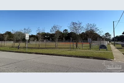 1202 E Yonge St, Pensacola, FL 32503 - Photo 8