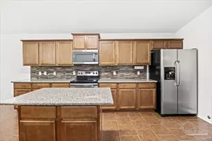 8501 Island Dr, Navarre, FL 32566 - Photo 6