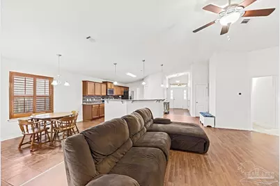 8501 Island Dr, Navarre, FL 32566 - Photo 14