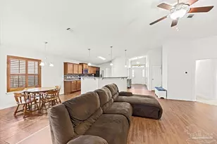 8501 Island Dr, Navarre, FL 32566 - Photo 14