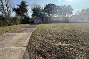 6517 Robin Ave, Milton, FL 32570 - Photo 4