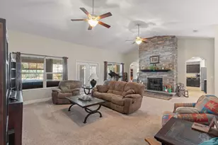 7048 Flintwood St, Navarre, FL 32566 - Photo 6