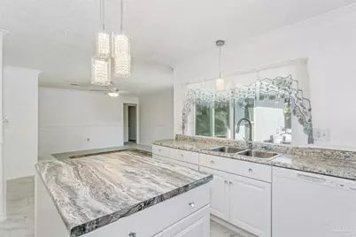 4560 Shadesview Dr, Pensacola, FL 32504 - Photo 10