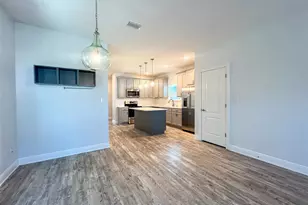 949 W Gregory St, Pensacola, FL 32502 - Photo 6